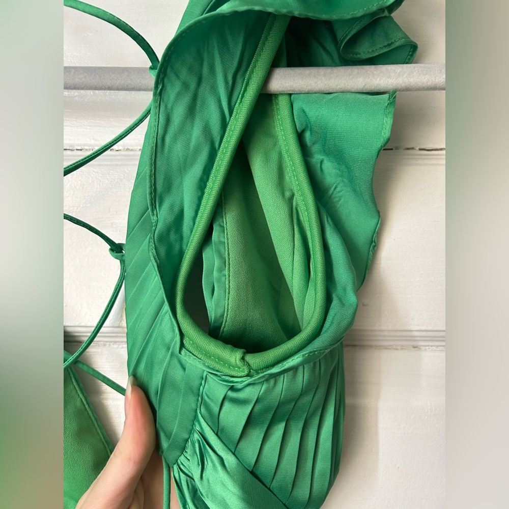 Fashion Nova Ariana Pleated Maxi Dress - Vibrant Green | S - Picture 10 of 13